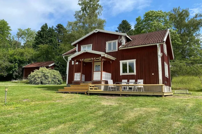 Holiday home with garden - Image 1