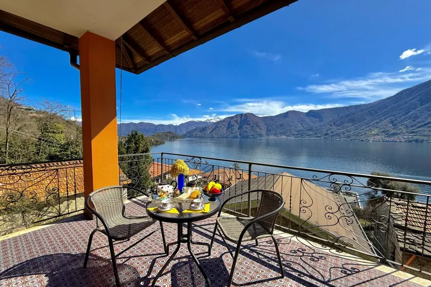 Family-friendly charming apartment with terrace & garden | Mountain view - Image 1