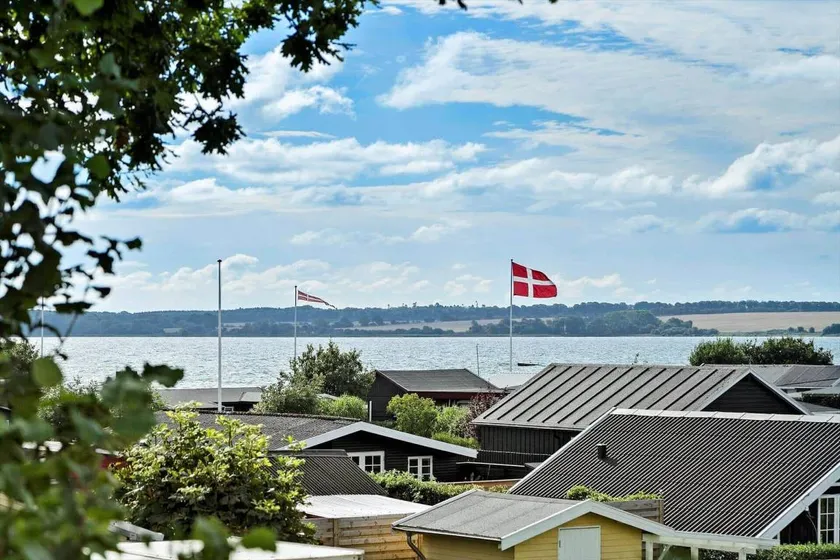 House with BBQ & terrace - Image 1