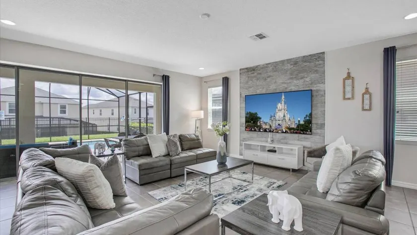 Spacieuse villa conviviale et familiale avec jardin, piscine privée et jacuzzi - Image 1