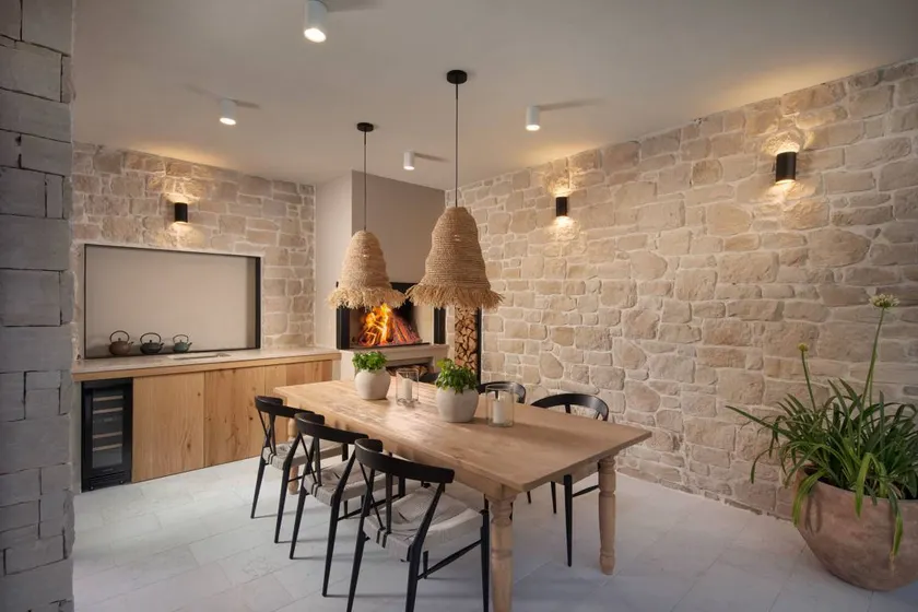 Fully equipped ample holiday home with terrace, BBQ & heated pool | Garden view | Pets are welcome - Image 1