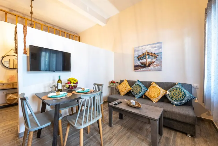 Child-friendly holiday apartment with terrace - Image 1