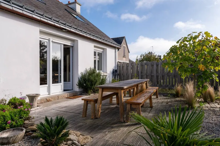 Family-oriented holiday home with BBQ, garden & terrace | Close to the beach | Perfect for remote work | Pet-friendly - Image 1