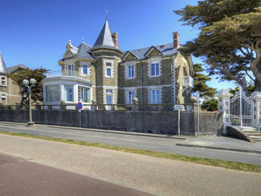 Cottage with barbeque - Image 1