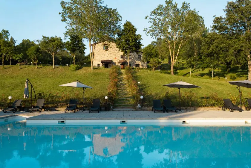 Agriturismo Tenuta Valdea - Ristorante e Piscina tra Bologna e Firenze: Camera Matrimoniale Standard 3 - Colazione Inclusa - Image 1