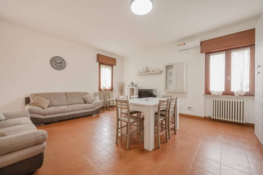 Apartment with garden & terrace | Mountain view - Image 1