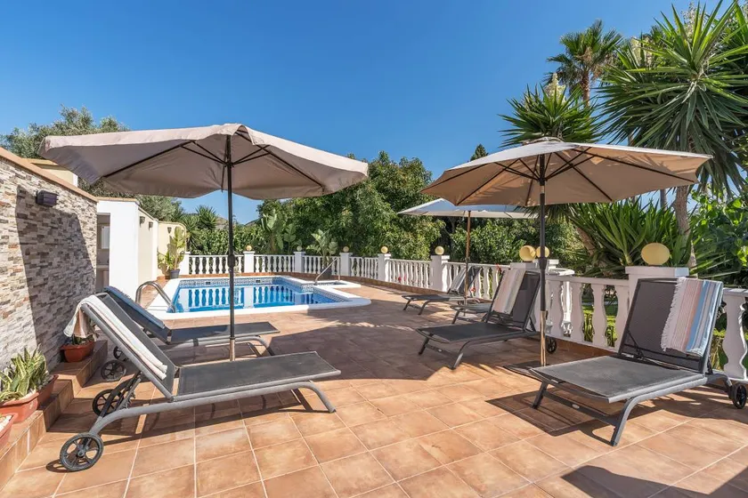 Maison avec terrasse, piscine privée et internet haut débit | Vue montagne - Image 1
