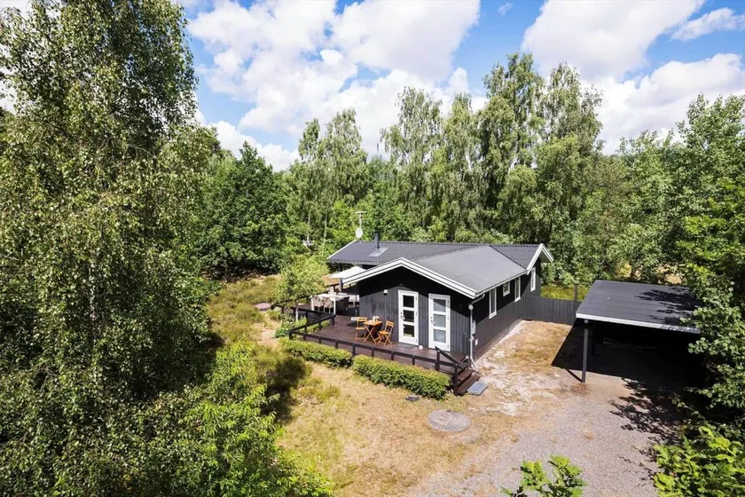 House with BBQ & terrace - Image 1