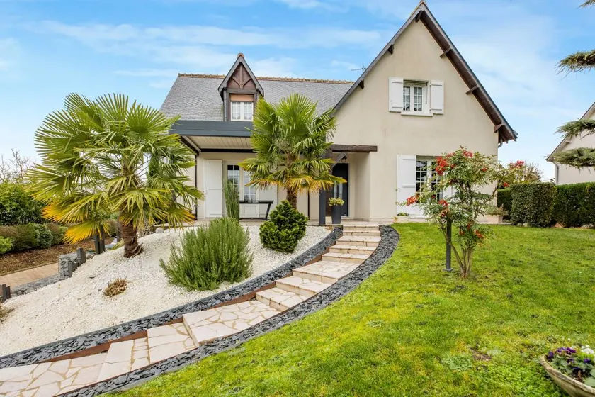 Beautiful bed and breakfast with garden & terrace | Garden view - Image 1