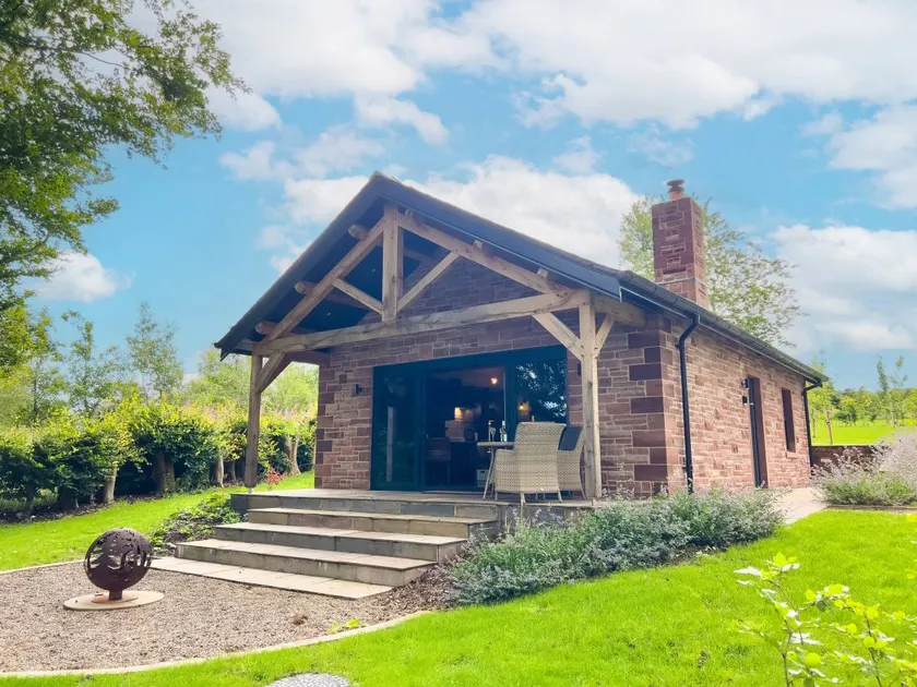 Fully equipped nice cottage with garden - Image 1