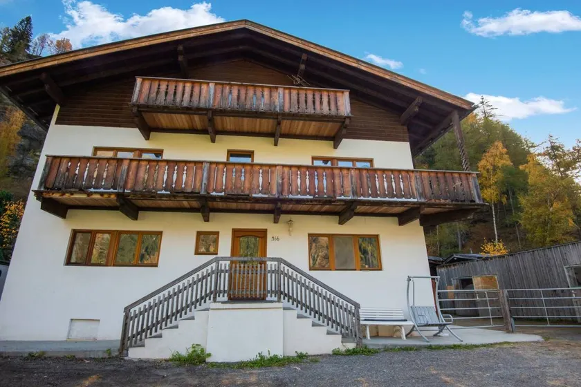 Beautiful holiday home | Mountain view | Pets allowed - Image 1