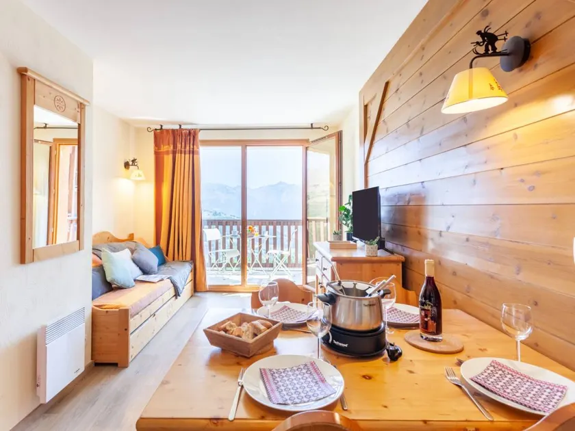 Appartement avec sauna et piscine chauffée | Vue montagne - Image 1