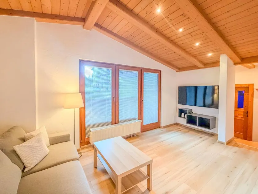 Child-friendly beautiful flat with garden & terrace - Image 1
