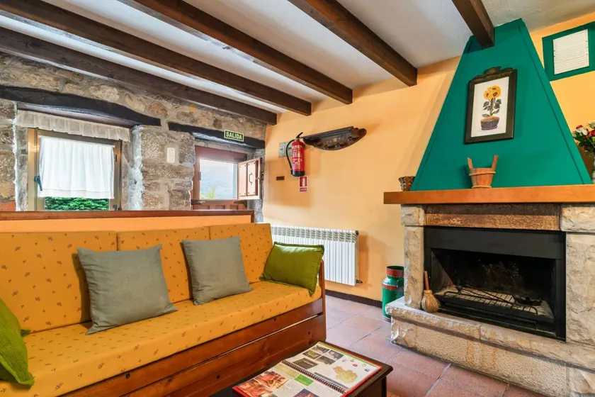 House | Mountain view - Image 1