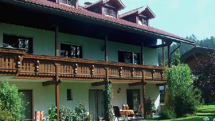 Children-friendly wonderful apartment with barbecue, terrace & garden | Garden view - Image 1