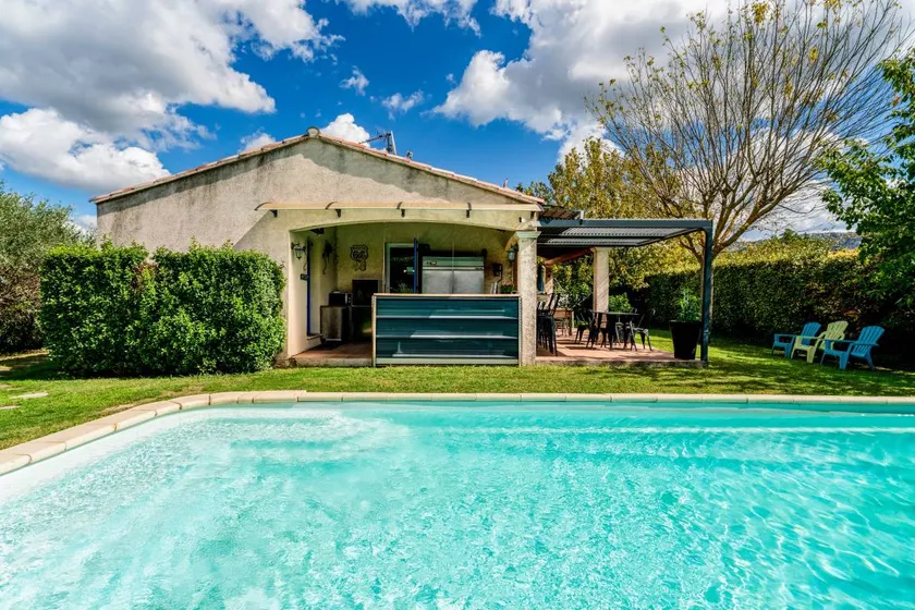 Studio with pool, terrace & garden | Mountain view - Image 1