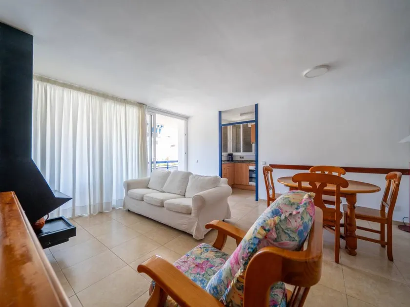 Holiday apartment with garden & pool - Image 1