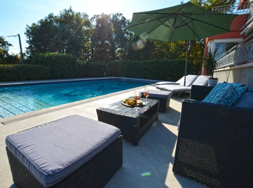 Villa totalmente equipada con piscina privada, jardín y barbacoa - Image 1