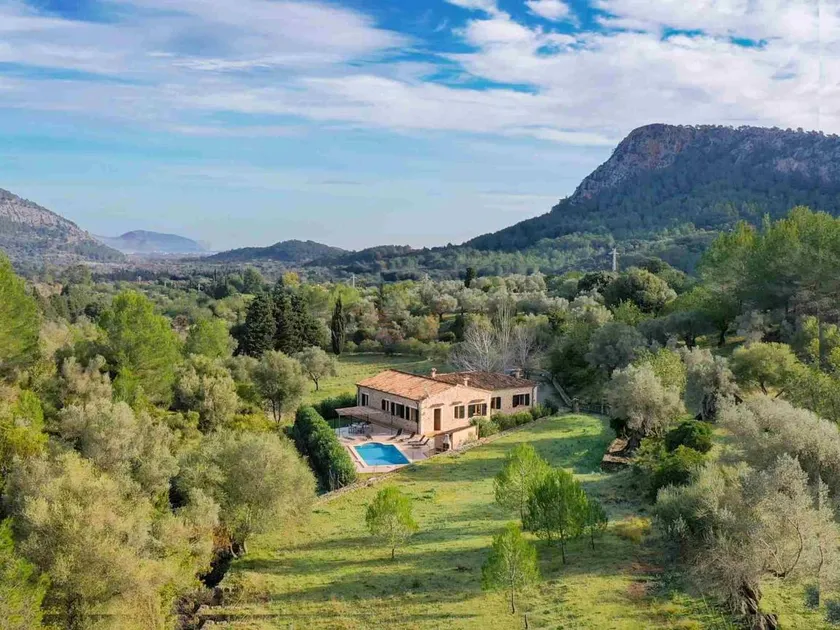 Cottage with terrace, barbeque & garden | Mountain view - Image 1