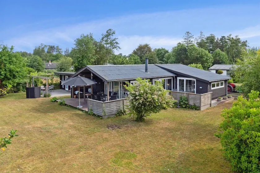 Pleasant holiday home with garden, terrace & barbeque - Image 1