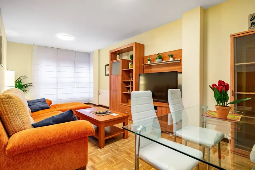 Flat | Mountain view - Image 1
