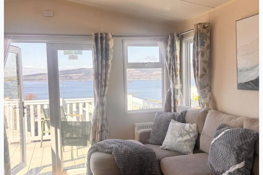 Family-friendly beautiful cabin with pool & garden | Mountain view | Close to the beach | Pets allowed - Image 1