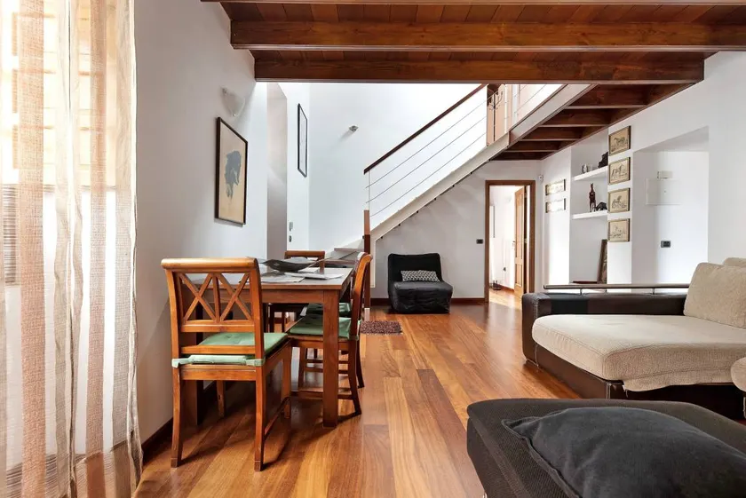 House with terrace | City view - Image 1