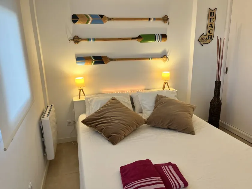 Flat with garden & terrace | Water view - Image 1