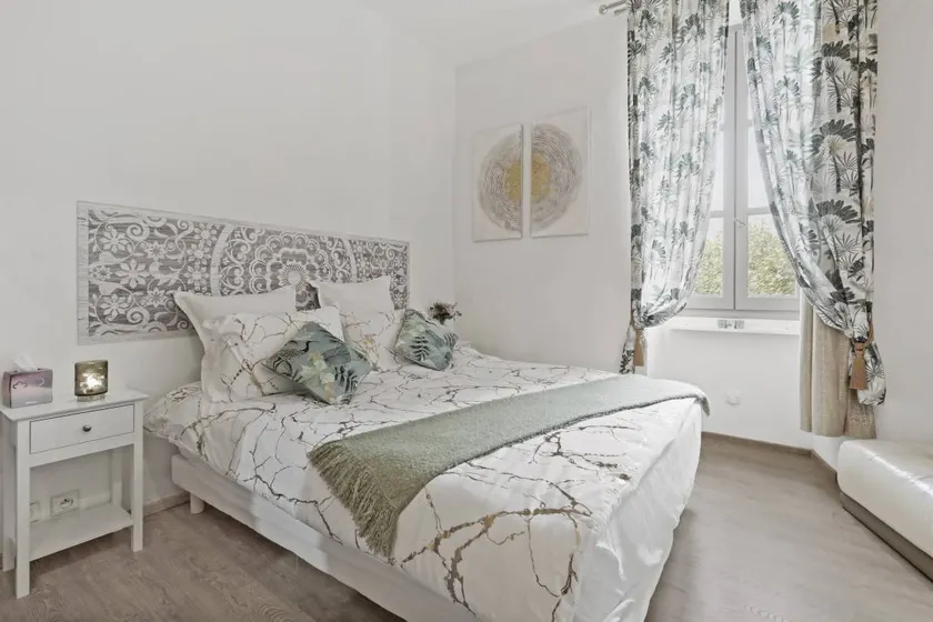 Camera privata con terrazza | Vista sulla città | Ammette cani - Image 1