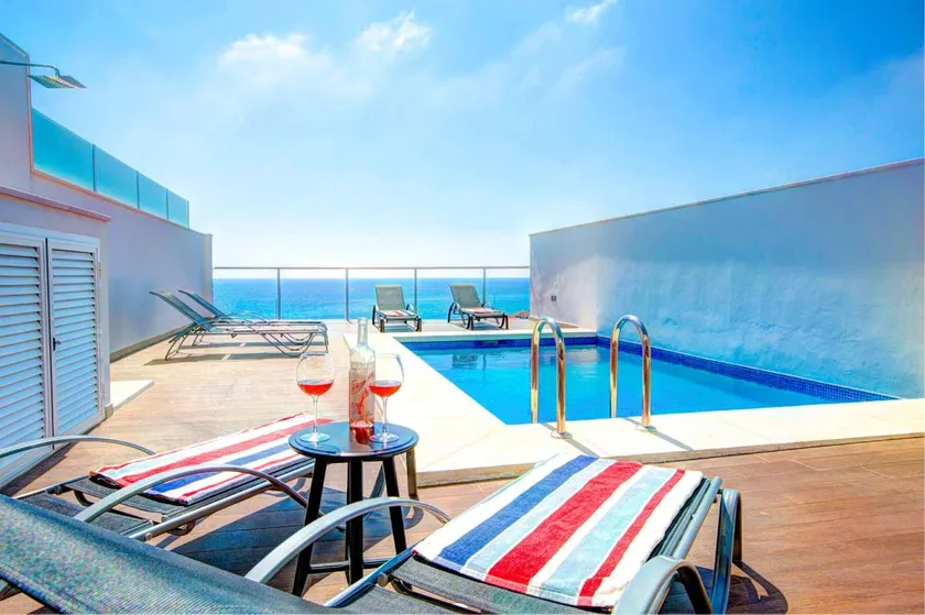 Villa with terrace, garden & BBQ - Image 1