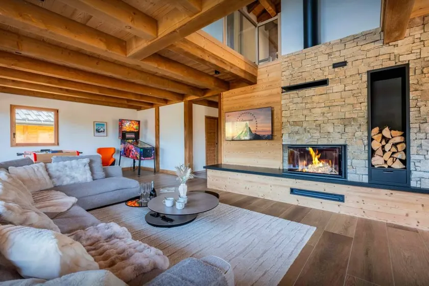 Family-oriented beautiful chalet with garden, terrace & jacuzzi | Ski nearby | Perfect for remote work | Pets allowed - Image 1