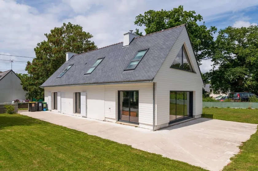 Holiday home with barbecue, terrace & garden | Garden view - Image 1