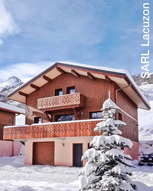 Fully equipped holiday home with sauna & jacuzzi | Ski nearby - Image 1