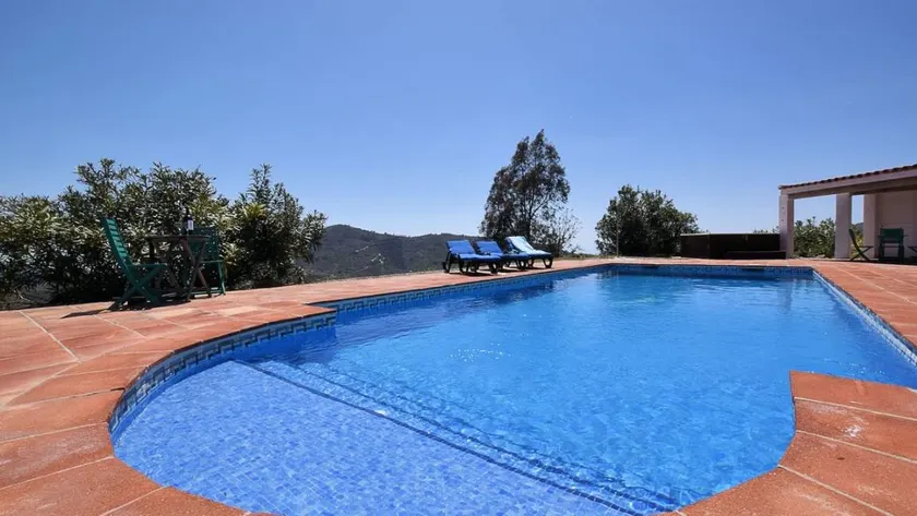 Villa Stay With Sea Views - Image 1