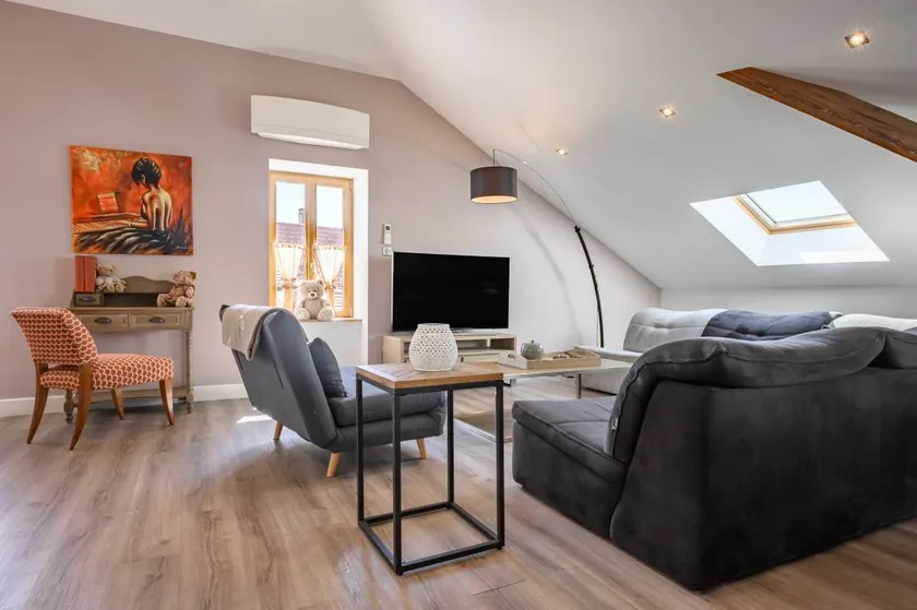 Flat with terrace & sauna | Garden view - Image 1