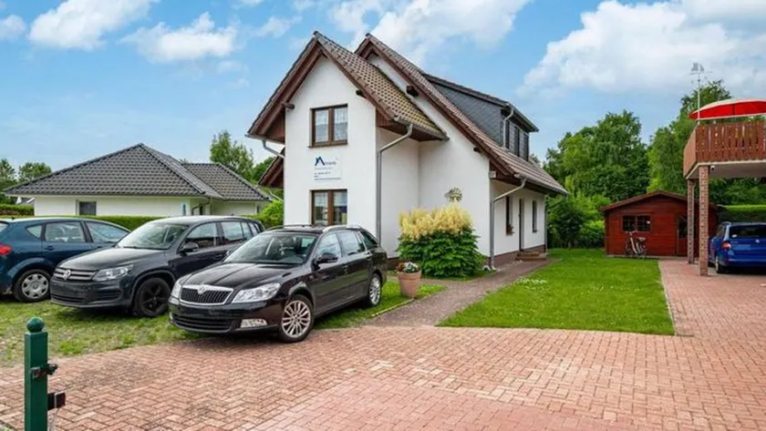Child-friendly wonderful flat with terrace & garden - Image 1