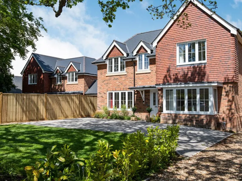 Family-friendly cottage with garden | River view - Image 1