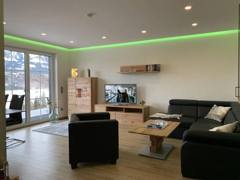 Flat with terrace, sauna & pool | Mountain view - Image 1