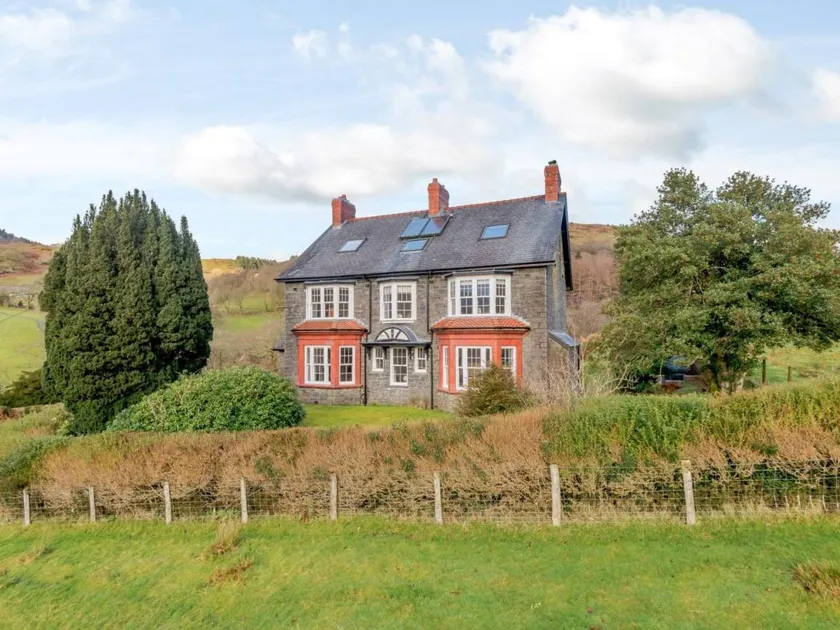Fully equipped cottage with garden | Pets allowed - Image 1