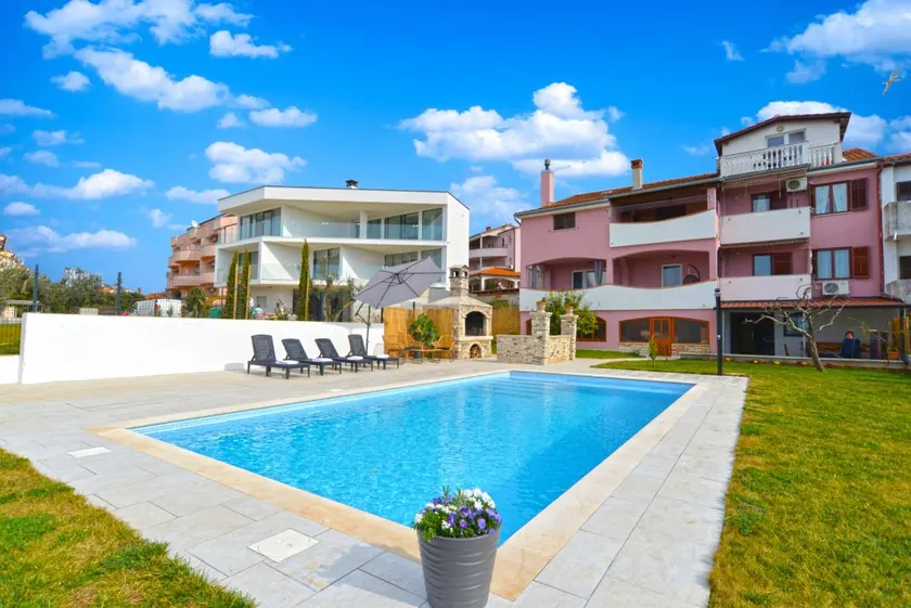 Familienfreundliches Apartment mit Grill, Terrasse und Pool - Image 1