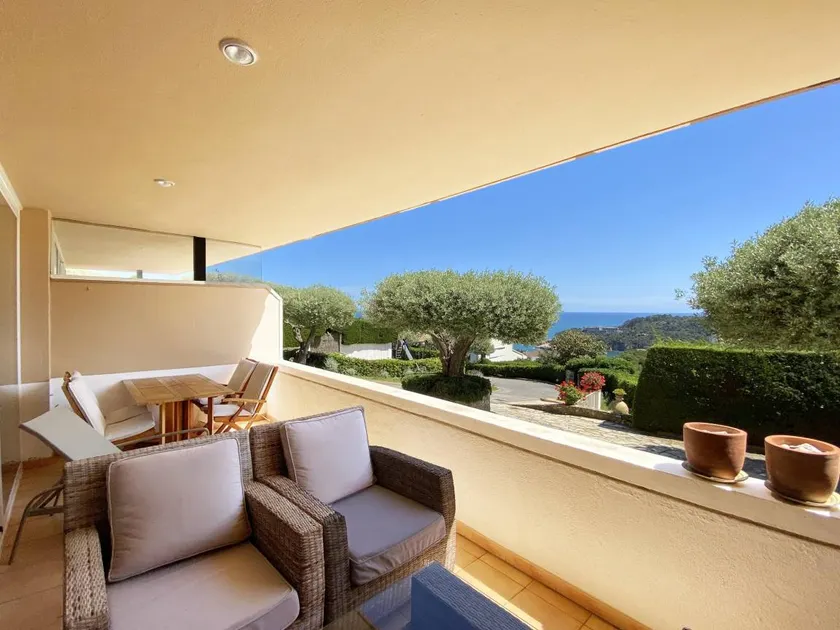 Fully equipped flat with pool - Image 1