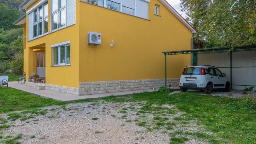 Wonderful holiday apartment with terrace & garden - Image 1