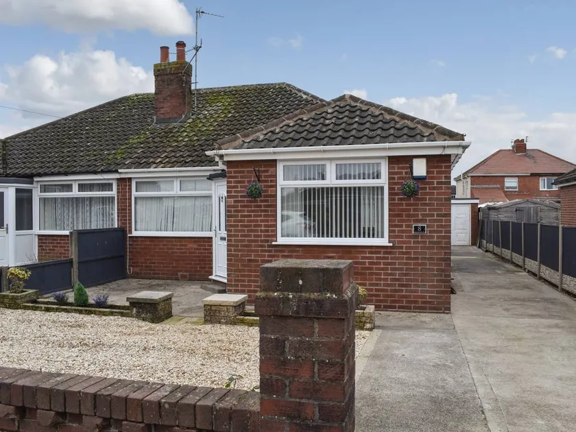 Family-friendly pleasant cottage with garden | River view | Dogs allowed - Image 1