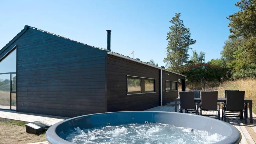 Holiday home with terrace - Image 1