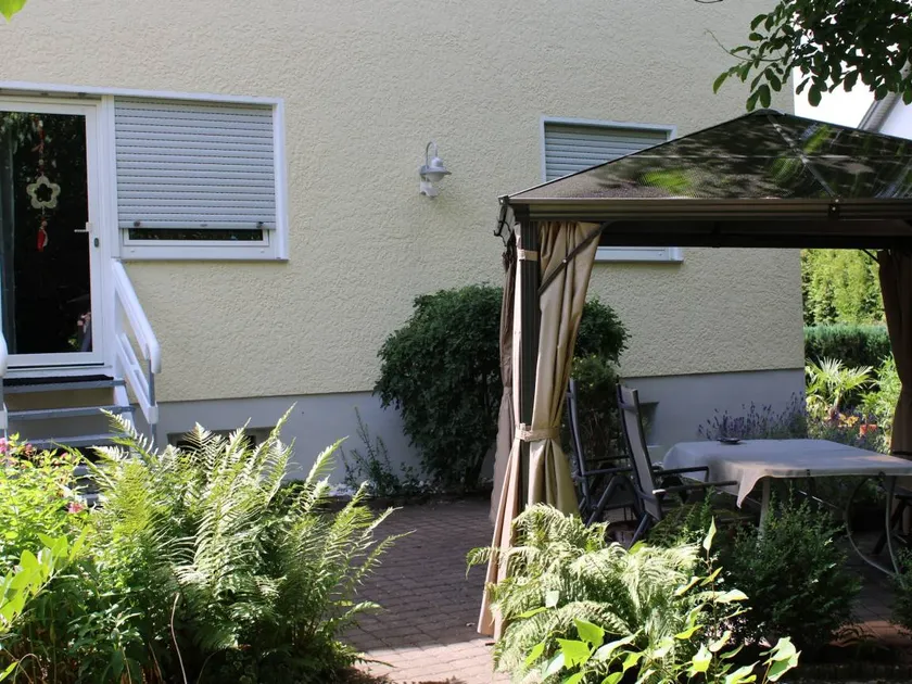 Holiday apartment with terrace & garden - Image 1