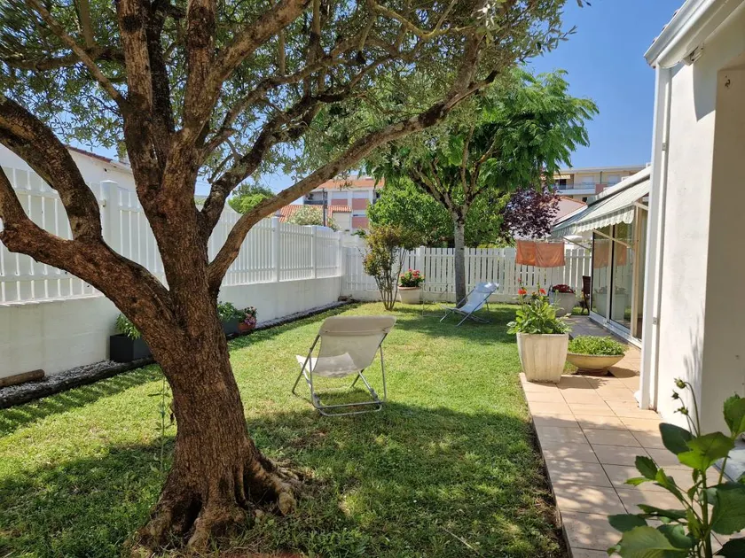 House with BBQ | Garden view - Image 1