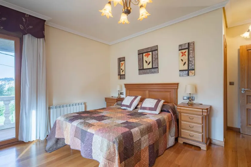 Appartement avec piscine chauffée, jardin et internet haut débit - Image 1