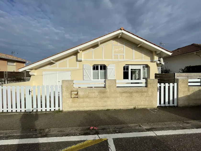 Family-oriented pleasant holiday home with terrace & garden | Close to the beach - Image 1