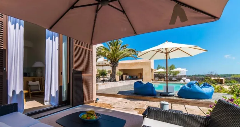 Apartment with pool, garden & BBQ | Sea view | Next to the beach - Image 1