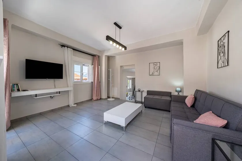 Family-friendly charming holiday home with terrace & garden | Mountain view | Pet-friendly - Image 1